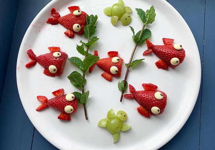 We eat fishes