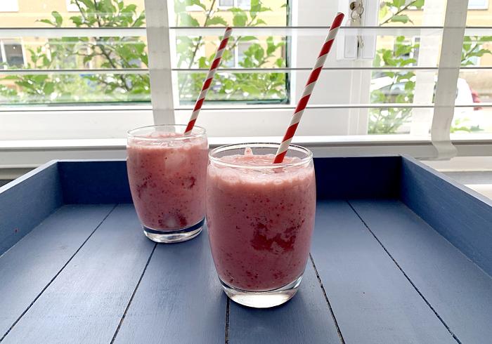 De verse aardbeien lassi