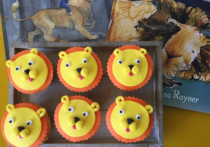 Lion cupcakes
