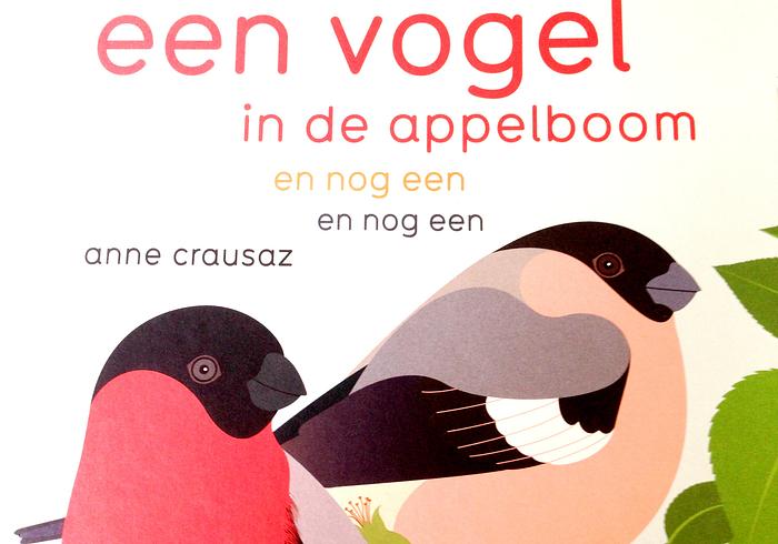 Een vogel in de appelboom