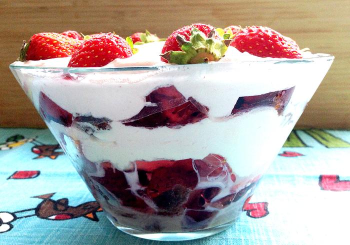 Aardbeien Trifle