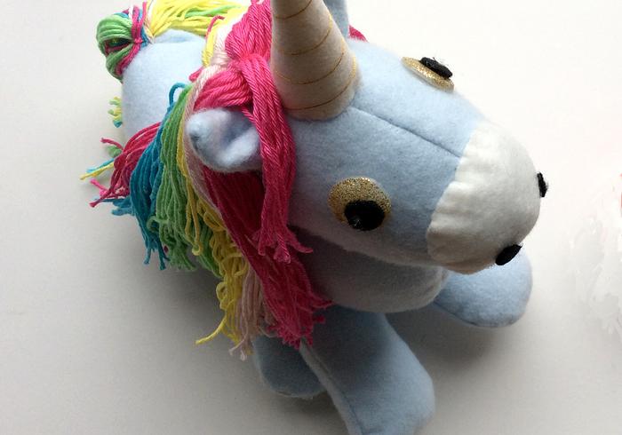 Een eenhoorn plushie