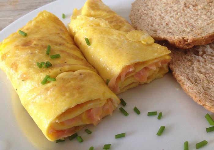 Omelette au saumon fumé