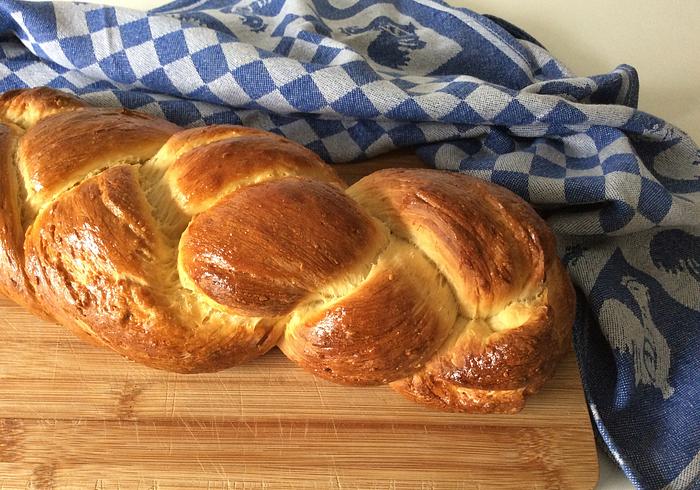 Een lichtzoet vlechtbrood