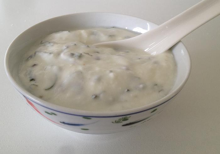 Fris yoghurtsausje