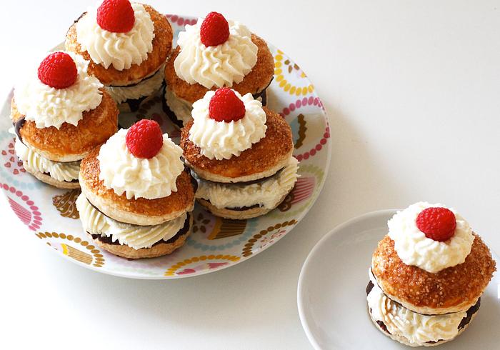 Kleine Victoria-slagroomgebakjes