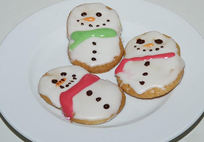 Deze sneeuwpopkoekjes