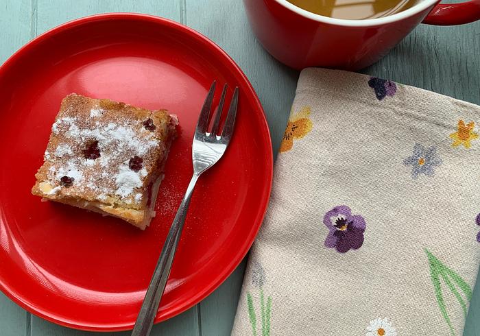 Een frambozen-frangipane taart