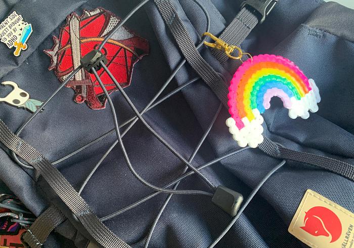 Een regenboog voor aan je tas