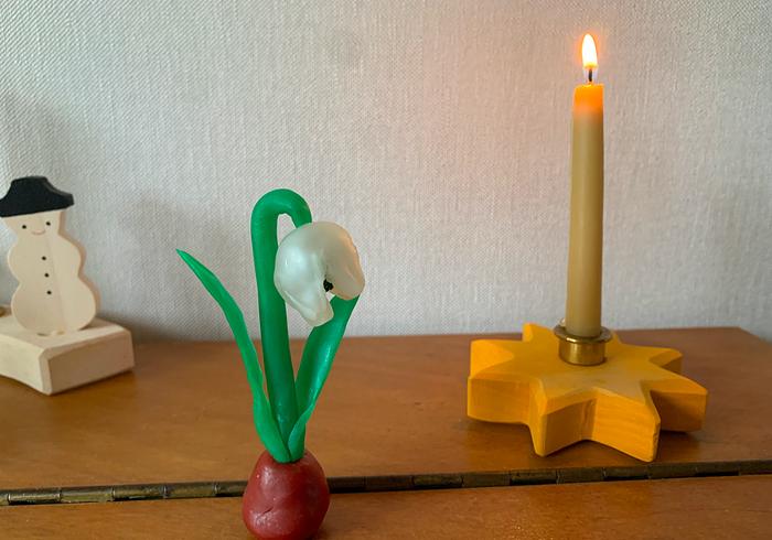 Boetseer met bijenwas