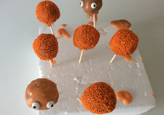 Orange cakepops 09