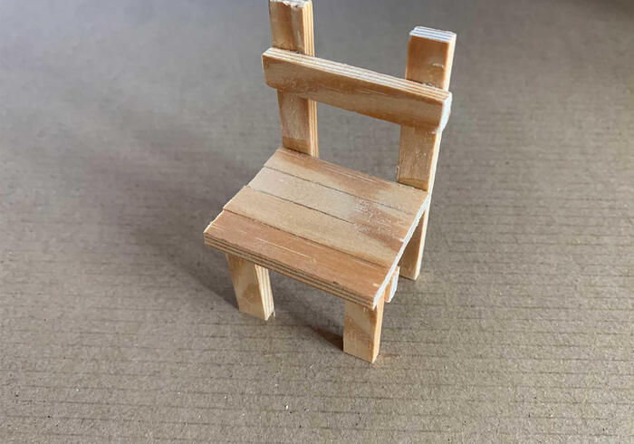 Tafel en stoelen 17