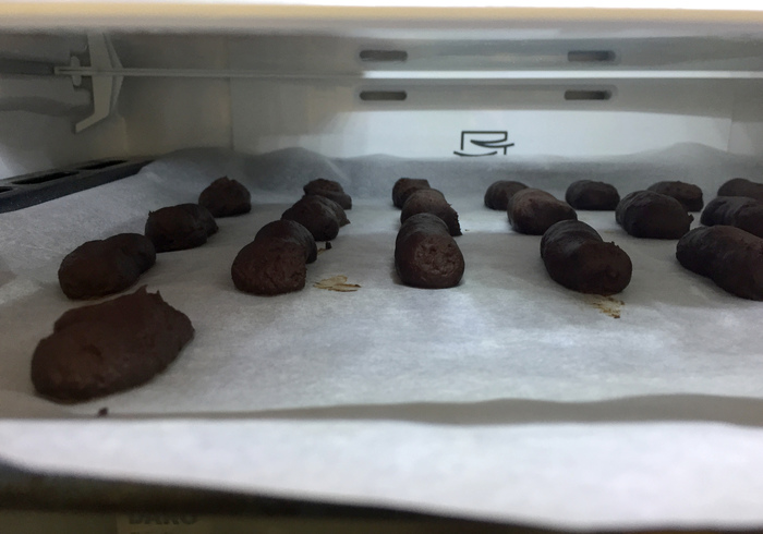Chocolate amaretto truffels 13