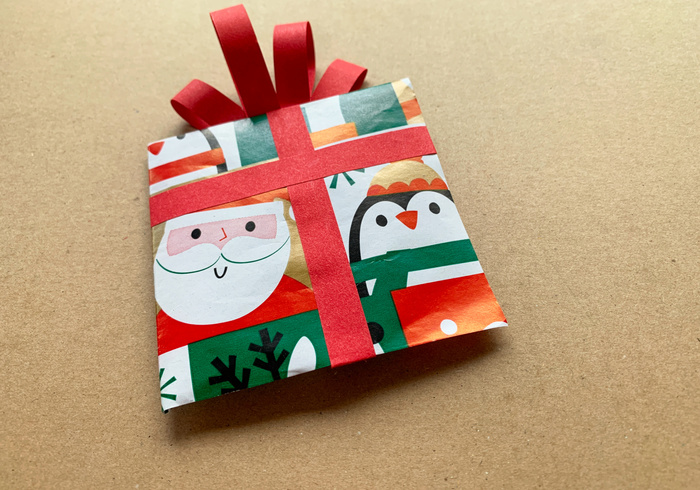 Origami kerst cadeautje 13