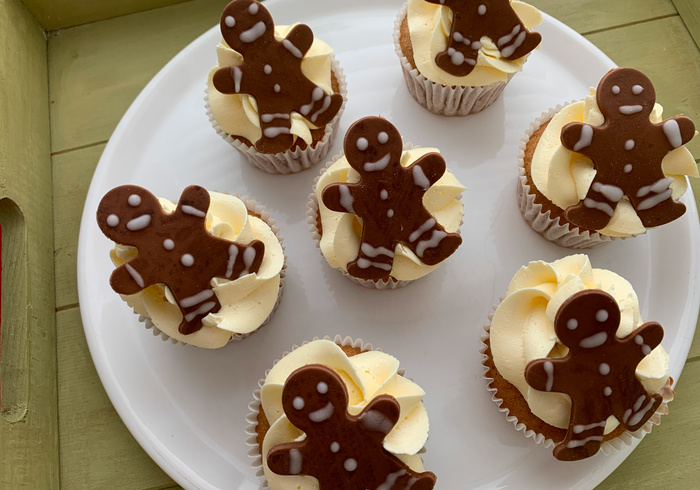 Gingerbread cupcakes 19