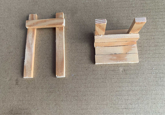 Tafel en stoelen 16