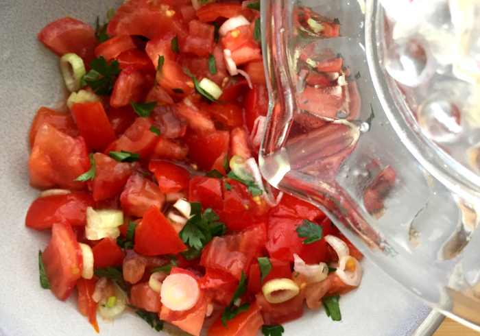 Easy tomato salsa 06