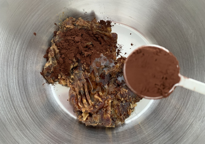 Chocolate date truffles 04