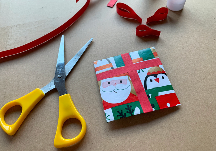 Origami kerst cadeautje 12