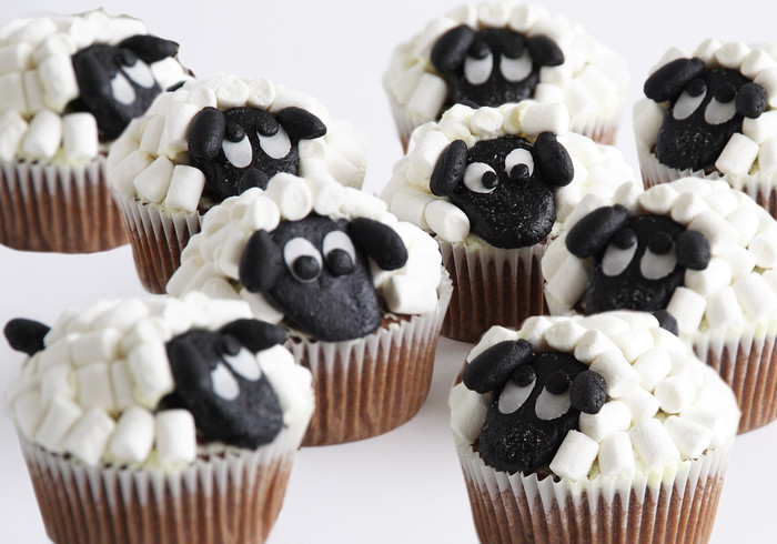 Sheep cupcakes side ll