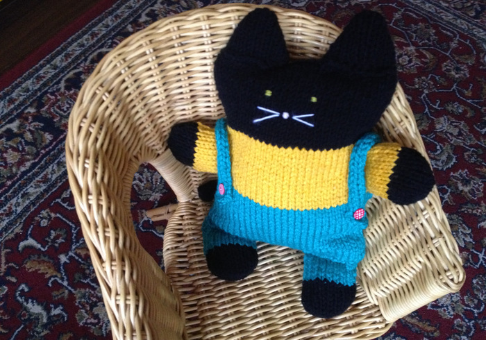 Knitted cat home xl
