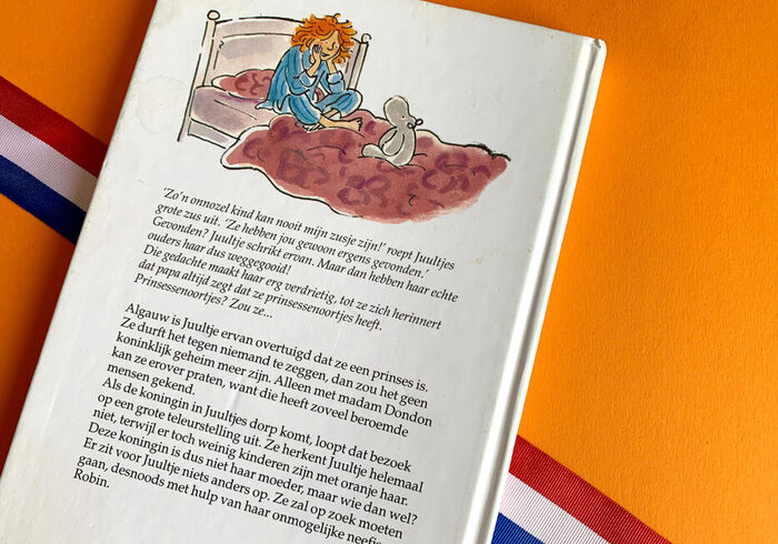 Mijn moeder is de koningin sidepic