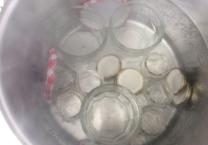 Sterilizing jars 08