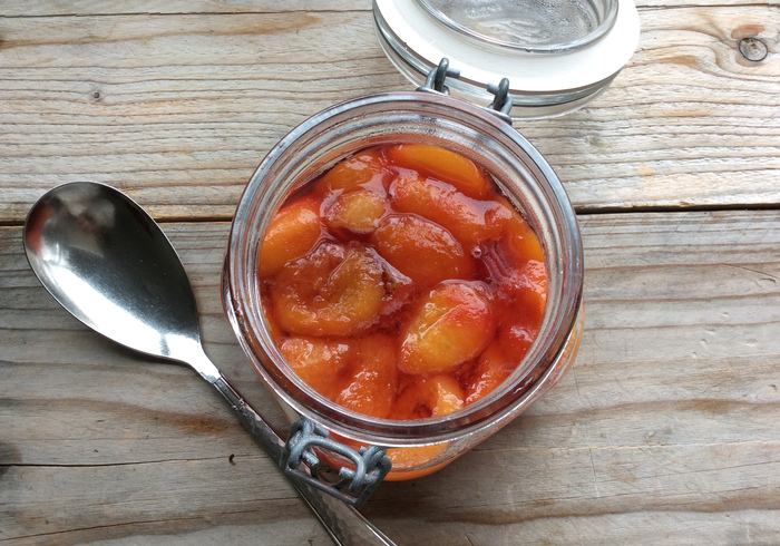 Plum compote home