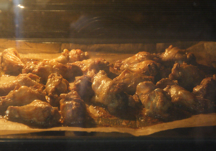 Hot chicken wings 07