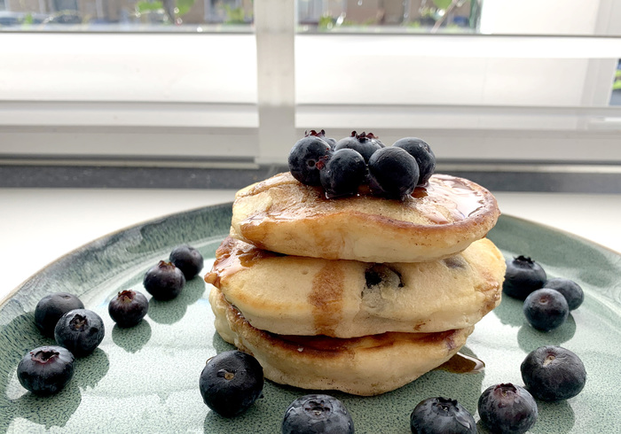 Blueberry pancakes sidepicll