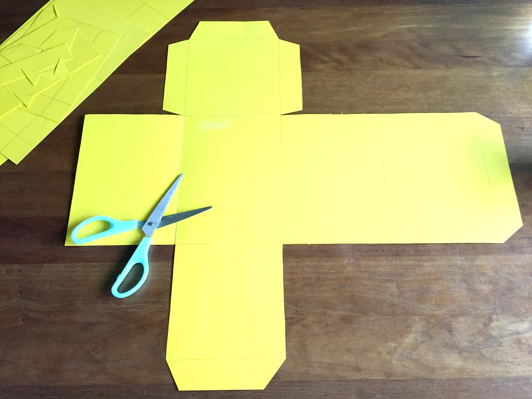 Featured image of post Minecraft Bee Cardboard Cutout Print the free papercraft pdf and follow along with us