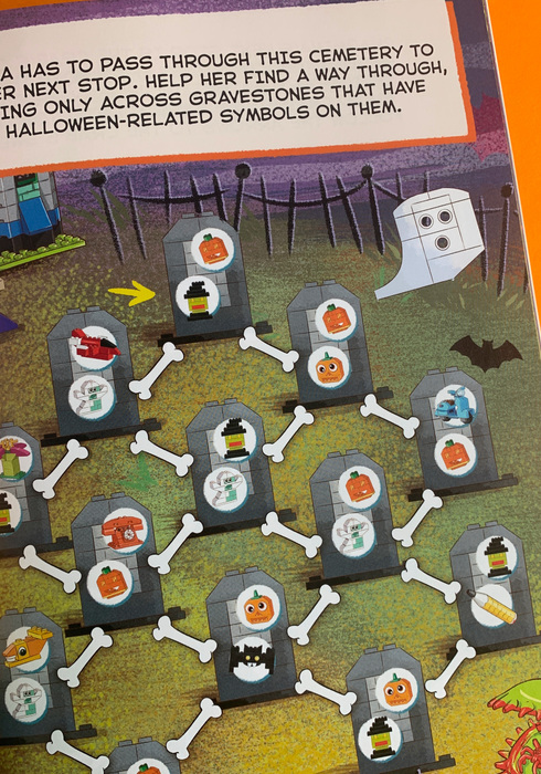 Lego book halloween 01