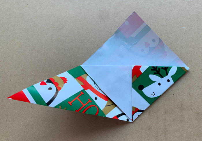 Origami kerst cadeautje 06