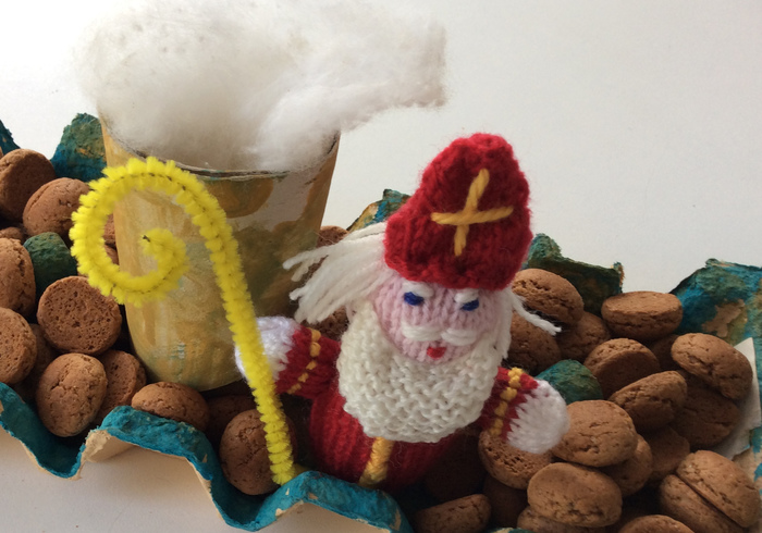Knitting a Sinterklaas - part ll