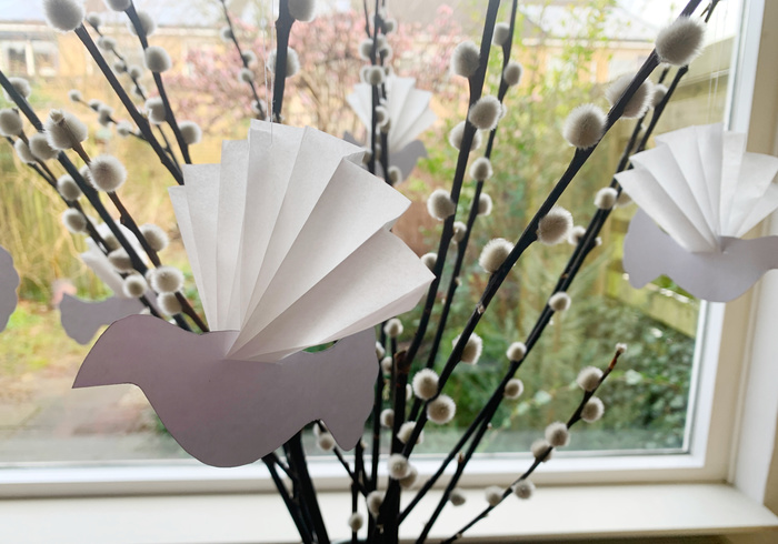 We maken duifjes van papier