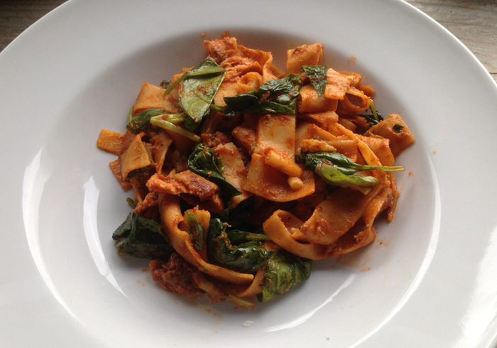 Pappardelle with chicken and spinach