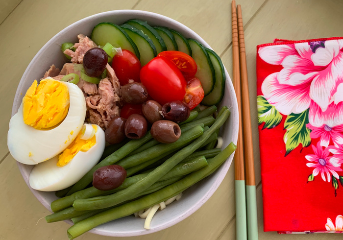 Tonijn en Noedels Poké Bowl