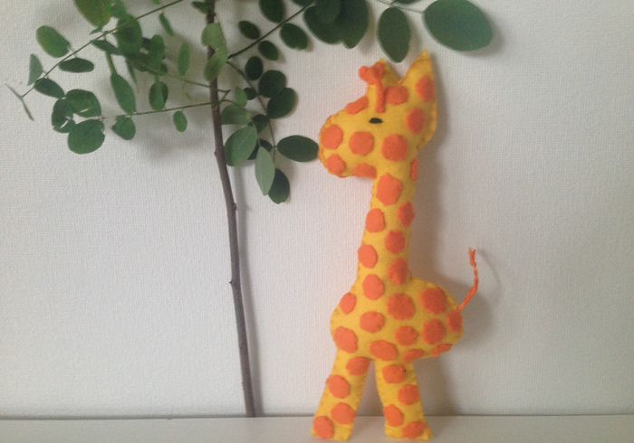 Eefje maakt een giraffe