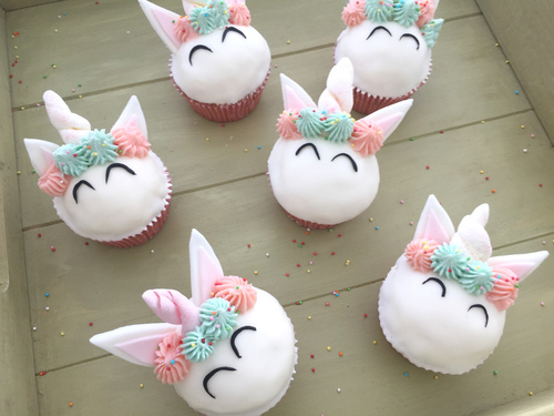 Unicorn cupcakes home